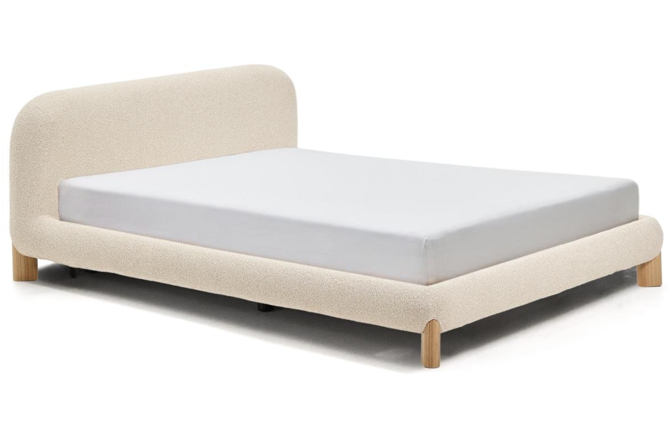Kave Home Béžová bouclé dvoulůžková postel Odina 180 x 200 cm s přírodní podnoží